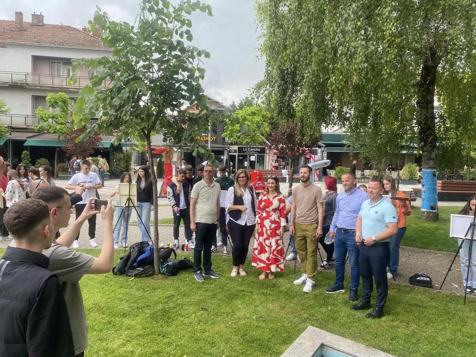 Aktivitete Kreative dhe Ndërvepruese të Klubit Medial në Parkun e Qytetit në Viti